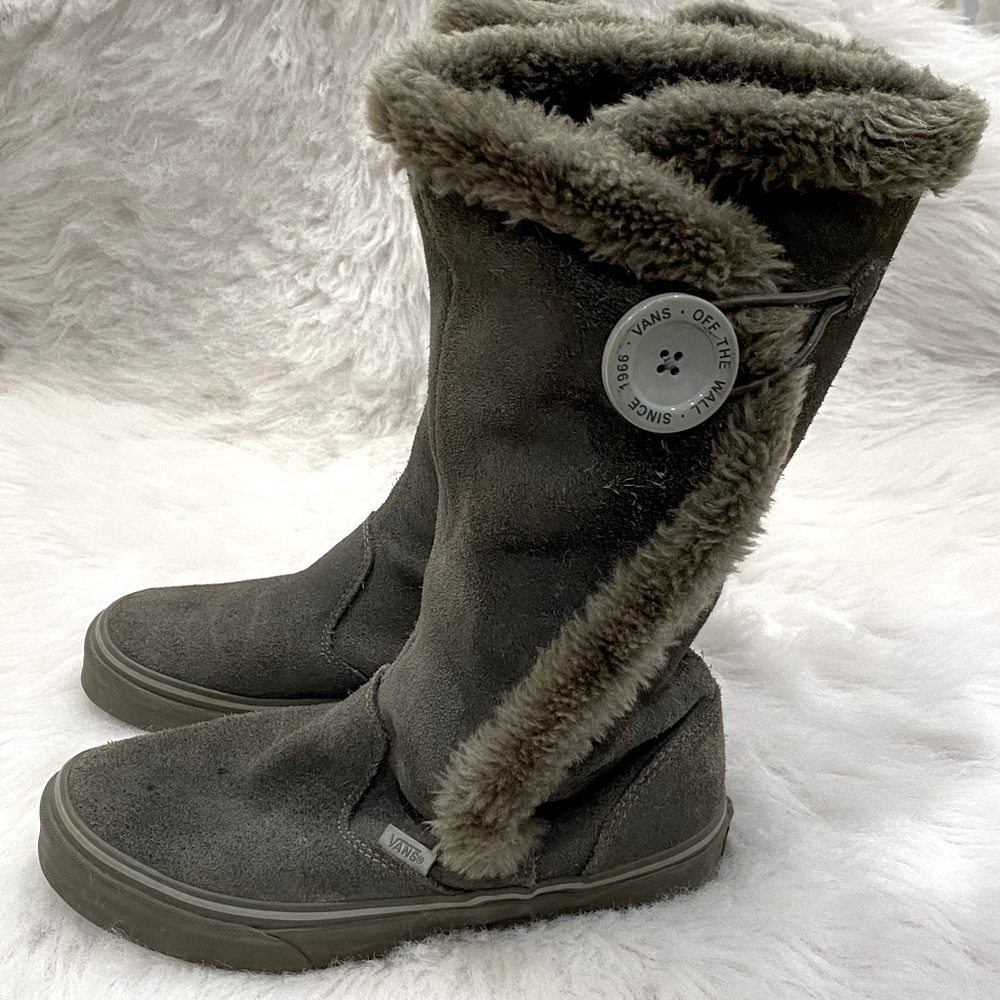VANS GREY SUADE/FUR BOOTS